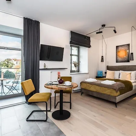 Modern Studio With A Balcony By Rent Like 아파트 *